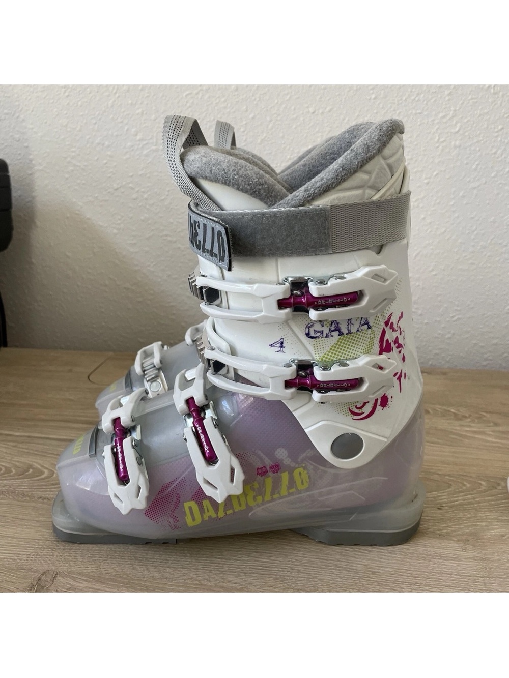DALBELLO Gaia 4 Ski Boots Junior Girls Mondo 23.5 / US Size 5.5 Outdoor READ
